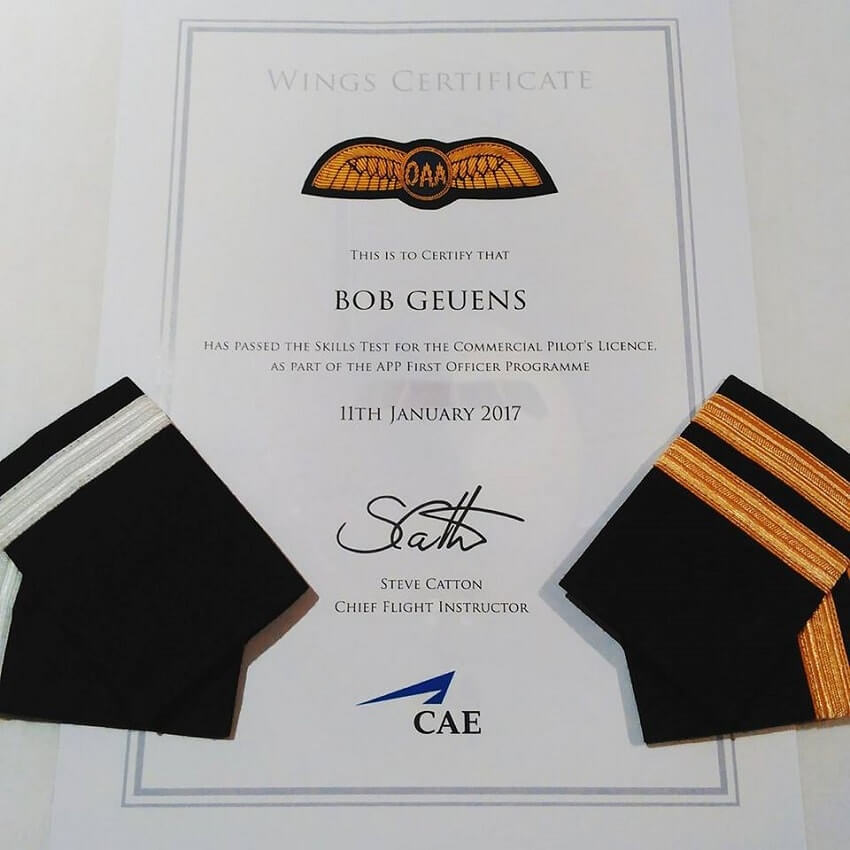 Bob Geuens - Road to the Right Seat - ATPL flight training blog - Oxford pilot stripes