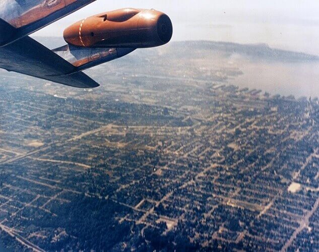 The Incredible Story of the Boeing 707 Barrel Roll over Lake Washington - Hangar.Flights