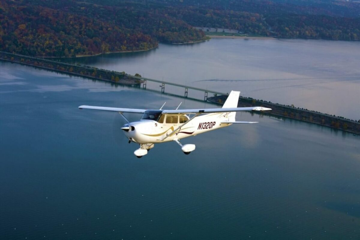 How to Pick the Right Private Pilot Ground School in 2023 - Hangar.Flights