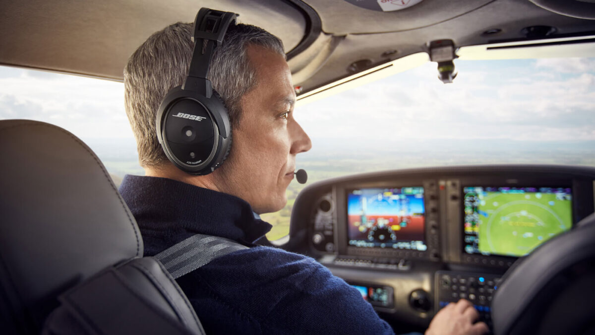 7 Reasons Why You Should Buy a Noise-Canceling Aviation Headset