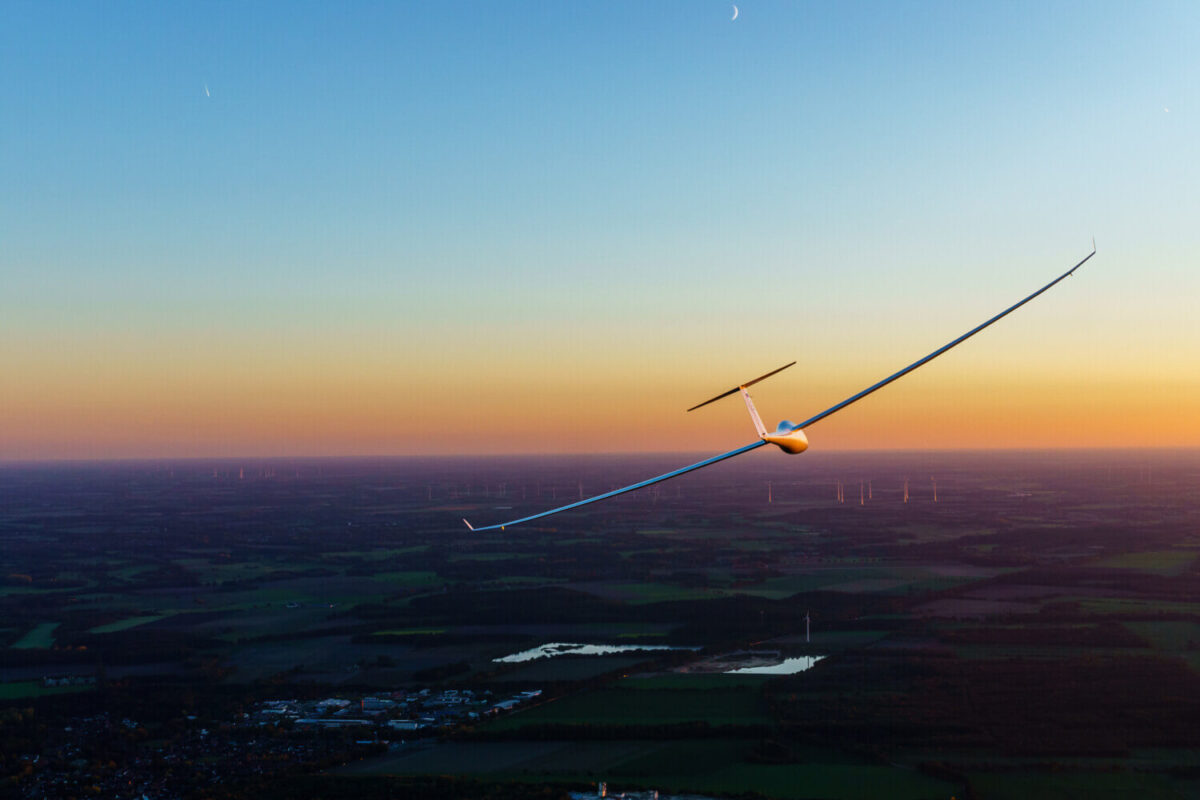 How to Become a Glider Pilot in 2023: Everything You Need to Know