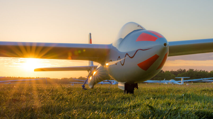 How to Become a Glider Pilot in 2021: Everything You Need to Know