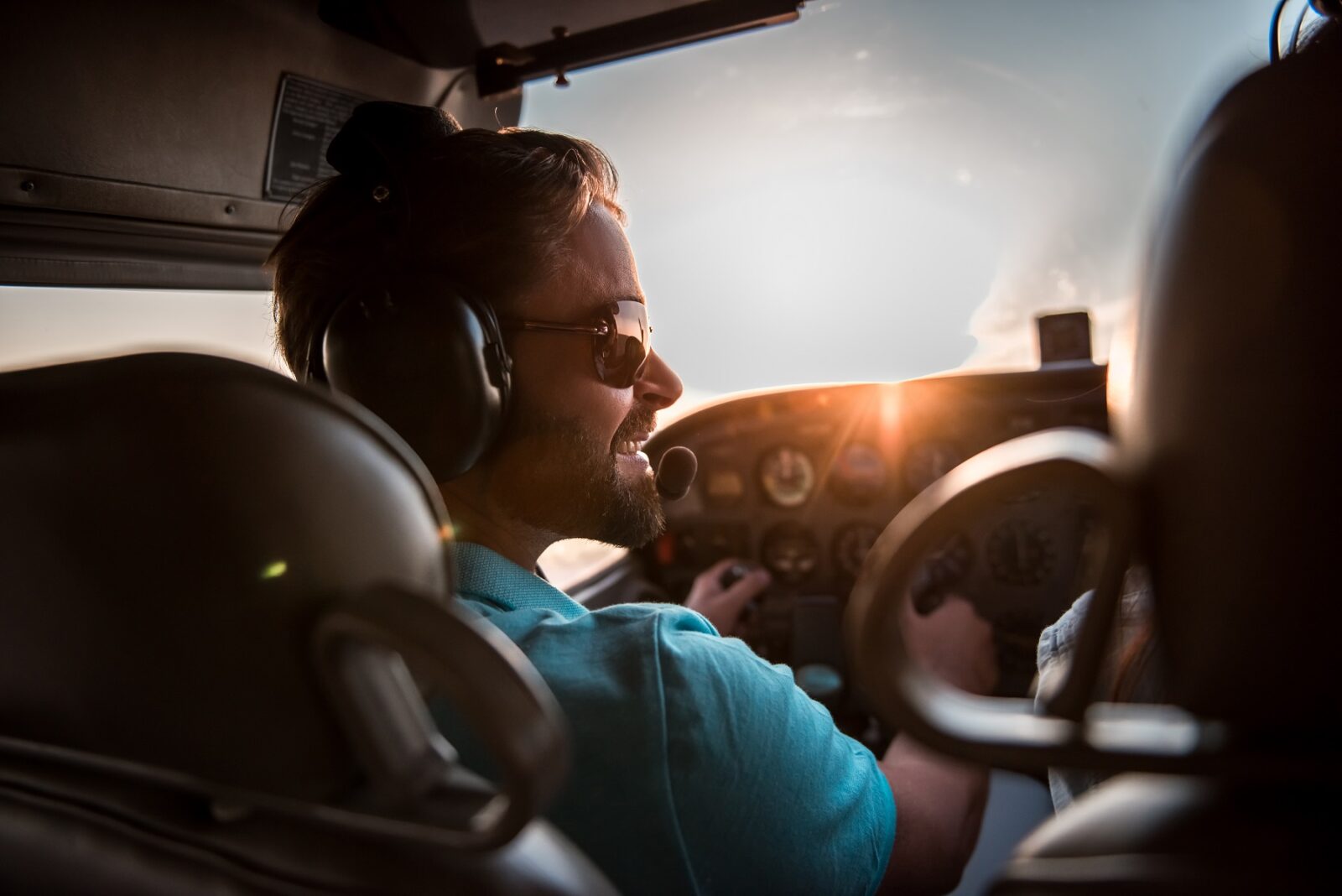 The Best Aviation Headsets for Student Pilots in 2022