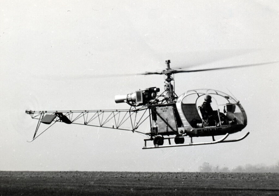 Who Invented the Helicopter and When? - 1955 Sud Aviation Alouette II, the first production helicopter powered by a gas turbine engine