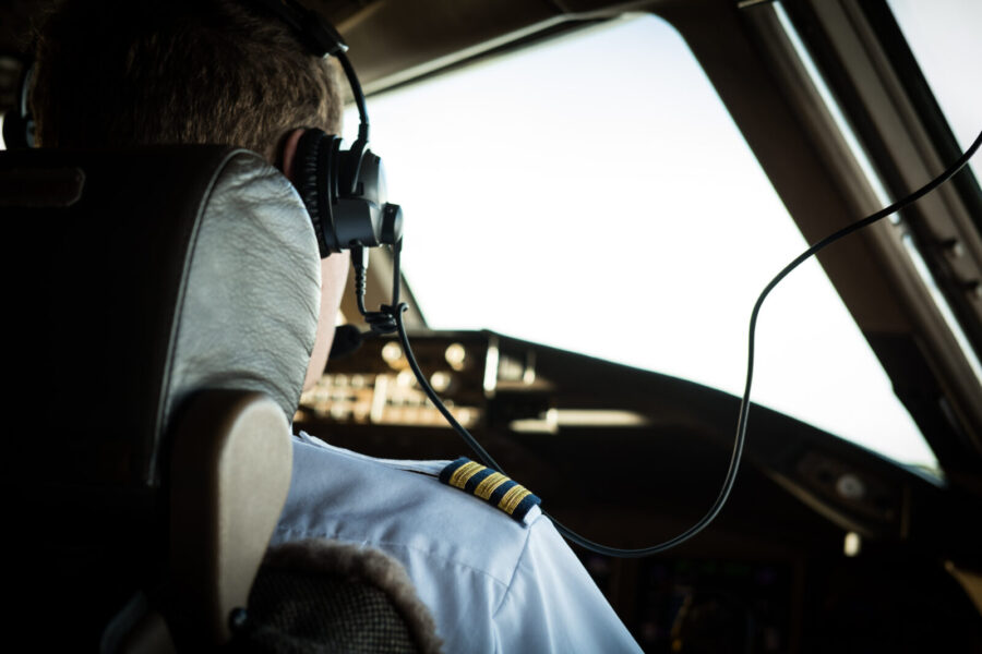 The Top 5 Reasons to Become a Professional Pilot in 2022
