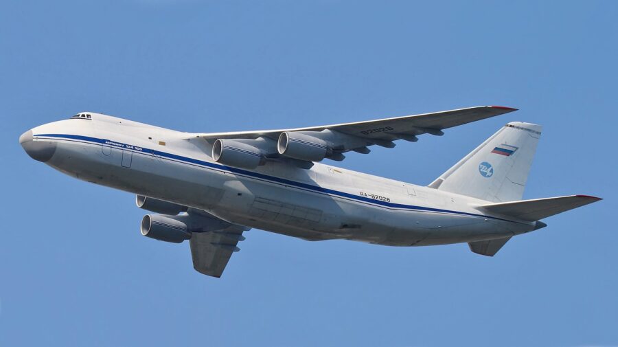 #7. Antonov An-124 Ruslan - The 13 Largest Airplanes Ever Made
