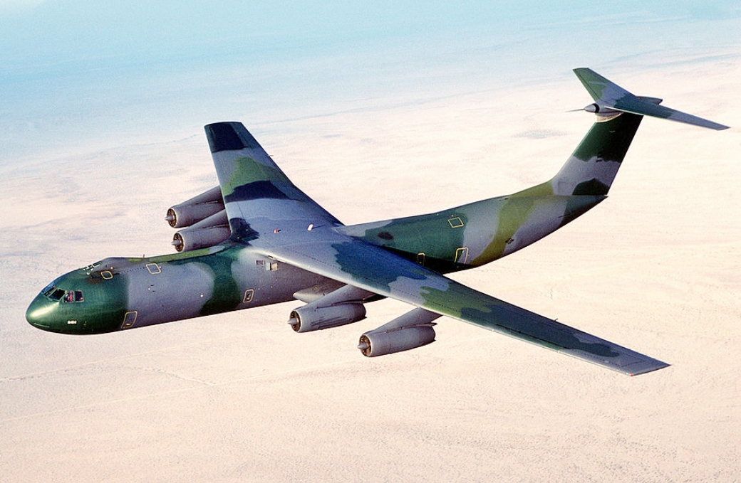 Lockheed C-141 Starlifter