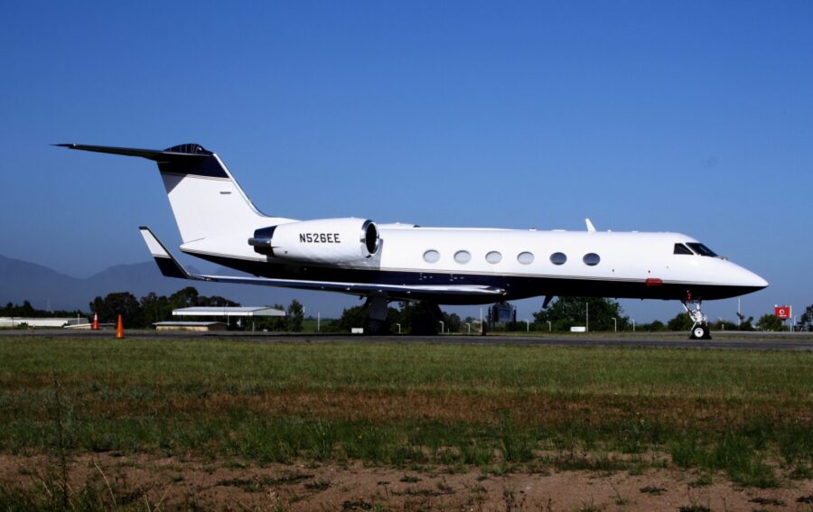 14 Athletes Who Own Private Jets - Ernie Els - Gulfstream IV