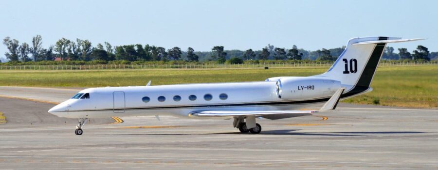 14 Athletes Who Own Private Jets - Lionel Messi - Gulfstream V