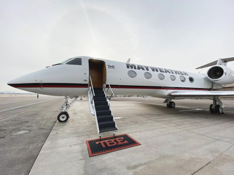 14 Athletes Who Own Private Jets - Floyd Mayweather - Gulfstream G650